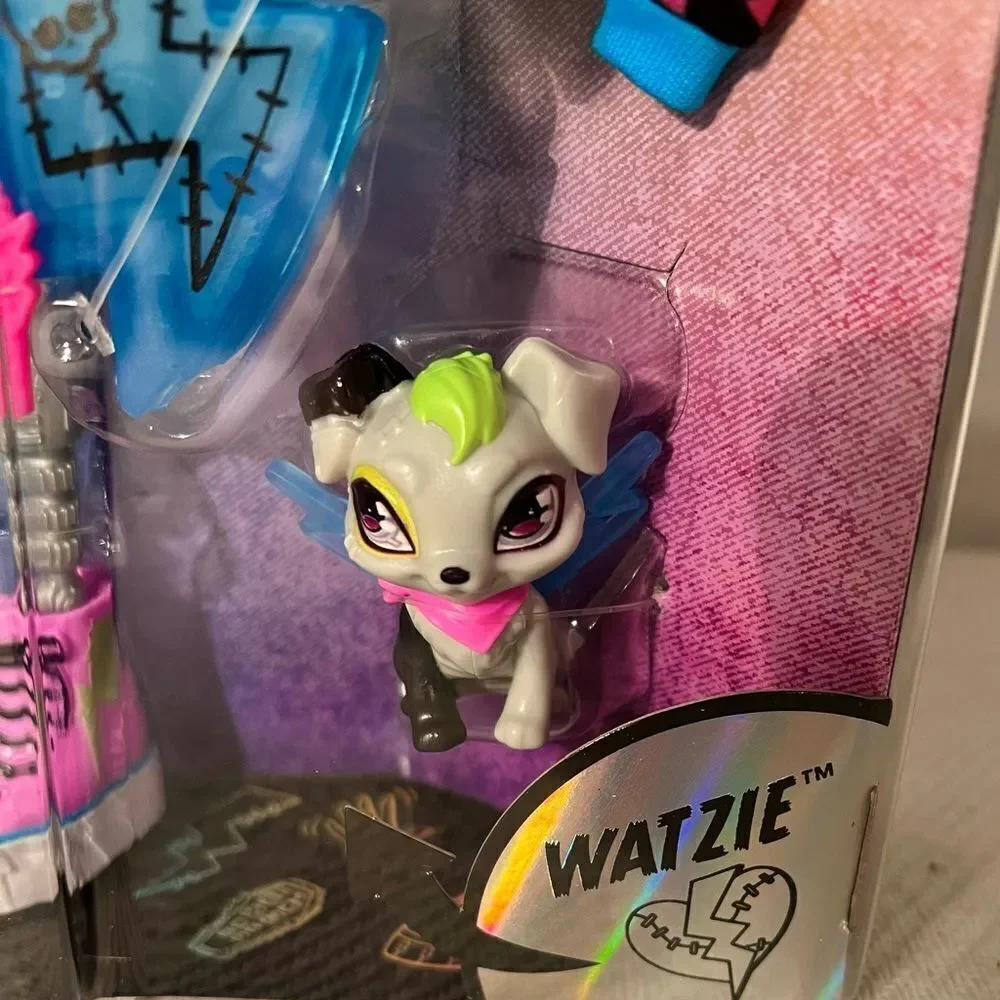 NWB Mattel - Collectible Monster High Frankie Stein Doll Can Ship Today.